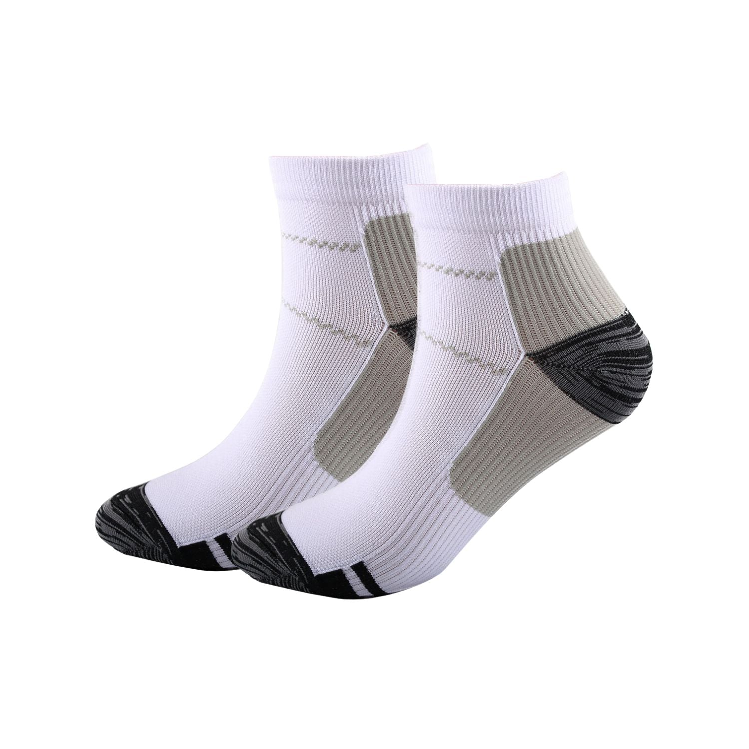 Ein Paar Tieberg™️ Energiesocken Kompressionssocken in Weiß mit grauen und schwarzen Fersen- und Zehenakzenten, mit Kompressionstechnologie für verbesserte Unterstützung, dargestellt auf weißem Hintergrund.