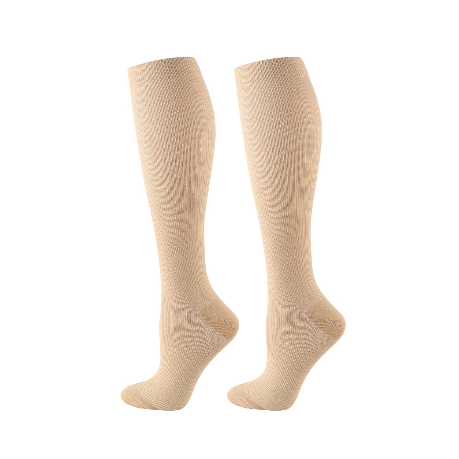 Ein Paar beige Tieberg™ - Kniestrümpfe der Marke Tieberg™️ wird aufrecht auf weißem Hintergrund präsentiert und zeigt Vorder- sowie Seitenansicht.